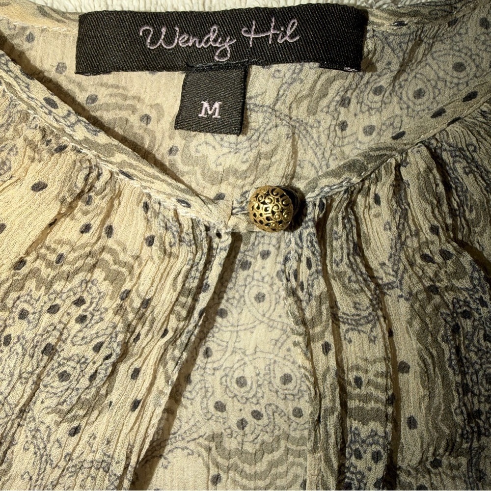Wendy Hil Size Medium 100% Silk Top - Picture 6 of 7